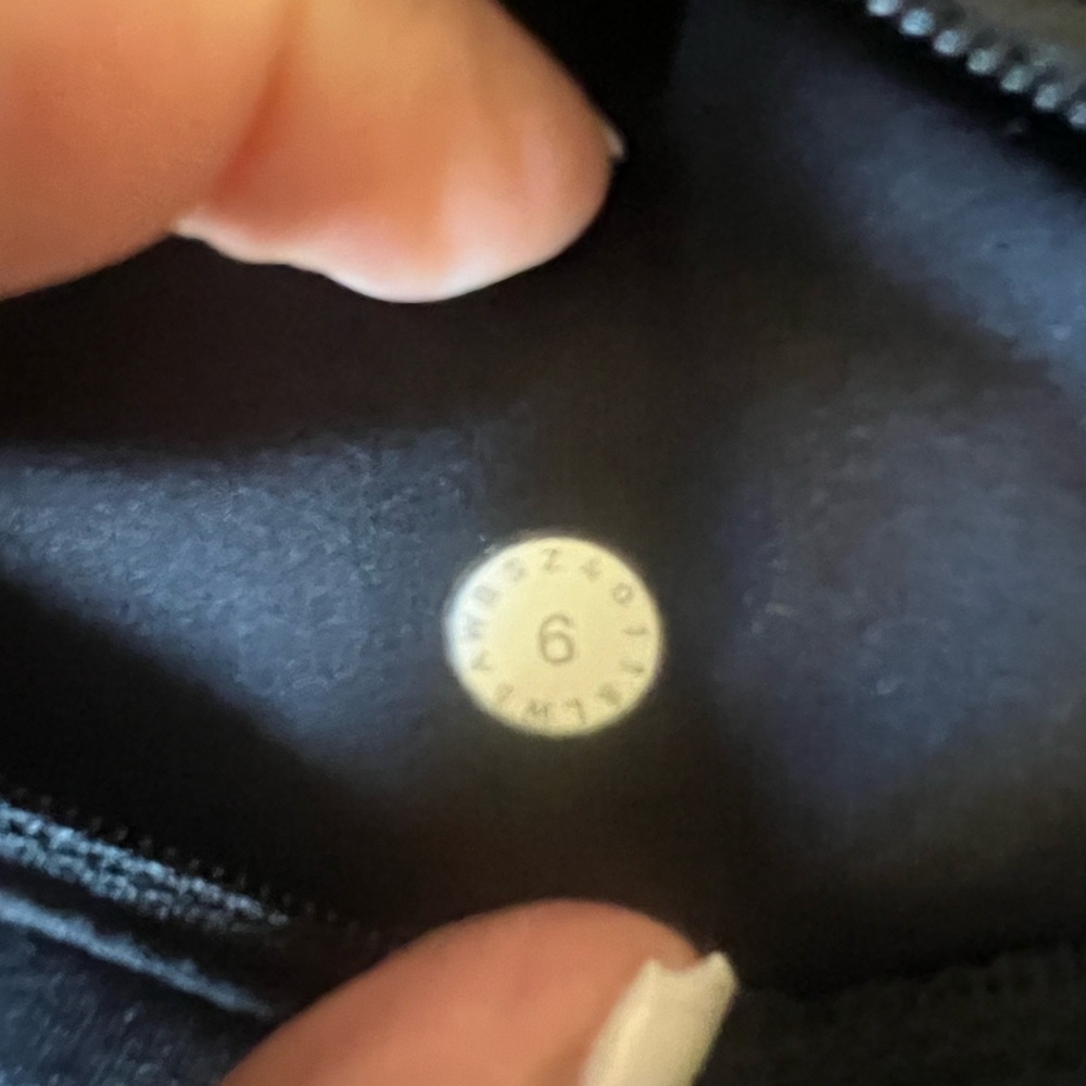 Lululemon Black Women's Pants leggings - Picture 9 of 9